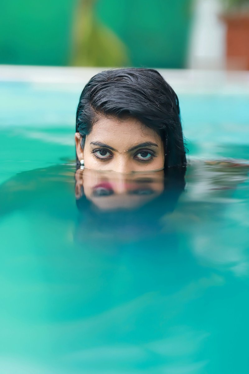 Life is cool by the pool 
.
.
📸 @mayurkudalkar
.
.
.
#madhuripawar #तुमचीमाधुरी #swimmingpool #cool #enjoy #relax #swimming #swim #chilling