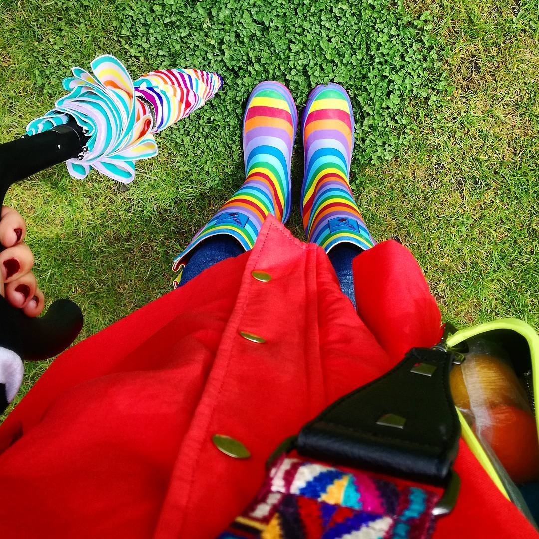 evercreatures's tweet image. Exploring the countryside on a Sunday in my wellies makes me so excited! Who else loves a lazy stroll in the countryside? 🌸 #SundayFunday

#wellies #citywellies #'rainbowwellies #rubberwellies #rubberboots #newwellies #evercreatures #lovemywellies #funkyfootwear #gardenwellies