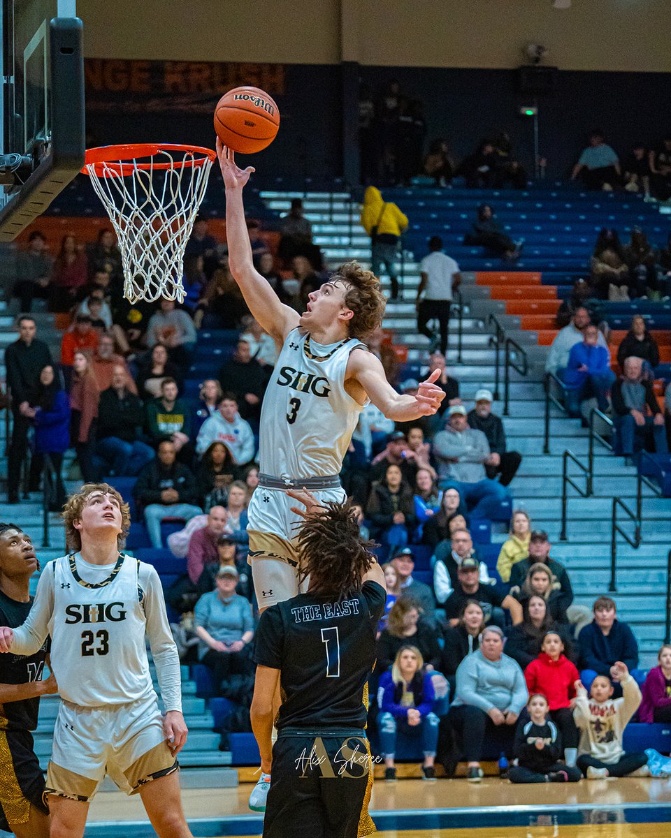 Channel1450com's tweet photo. Sacred Heart Griffin vs Southeast Boys Regional Basketball Photo Gallery by Alix Sheree https://t.co/IsFncuPCwk https://t.co/erwHCRLTtj