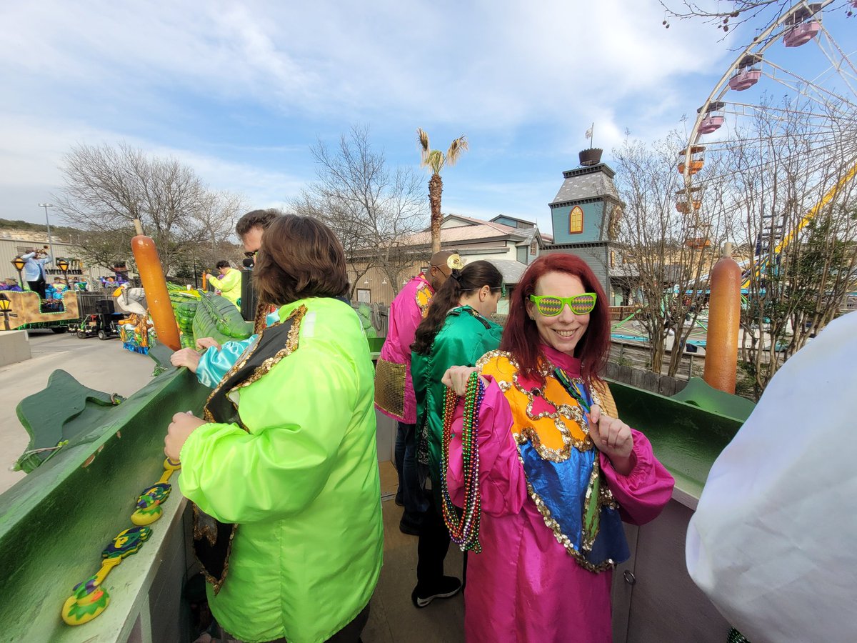acesouthcentral's tweet photo. ACE #FiestaFest 2023 attendees got to ride the @SF_FiestaTexas Mardi Gras parade floats & toss out beads earlier this evening! #RideWithACE #FloatWithACE @aceonlineorg https://t.co/iDxC602q0i
