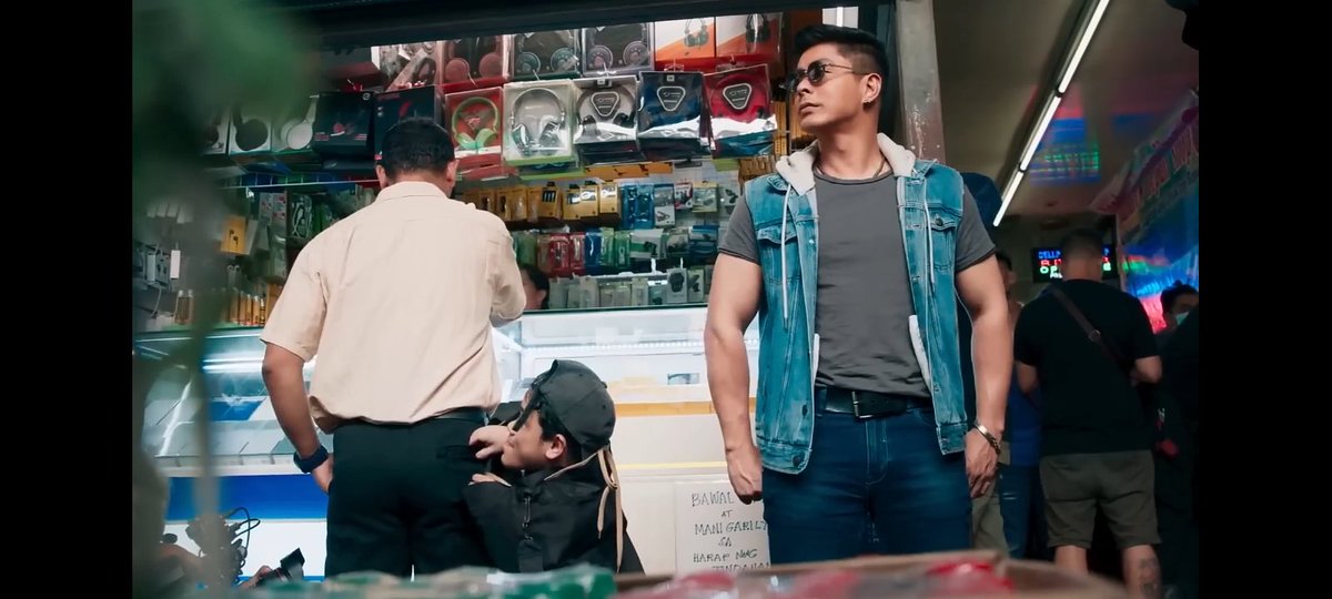JackFrancoLouis's tweet photo. Muntik na sila Tanggol sa Pulis hahaha #FPJBQSupremo https://t.co/KkF8tCy9TS