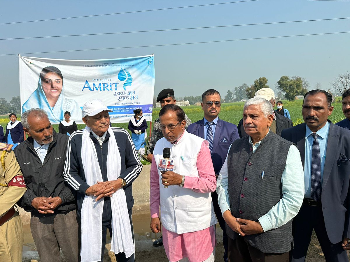 SomParkashBJP's tweet photo. Serving to Humanity, 
Contributing to Betterment of Society! 

On the occasion of birth anniversary of Sant Hardev Singh Ji, Nirankari Mandal Phagwara is running 'Project Amrit-
cleaning drive of water canals'
@PMOIndia
@BJP4Punjab https://t.co/LyINp3dj7E