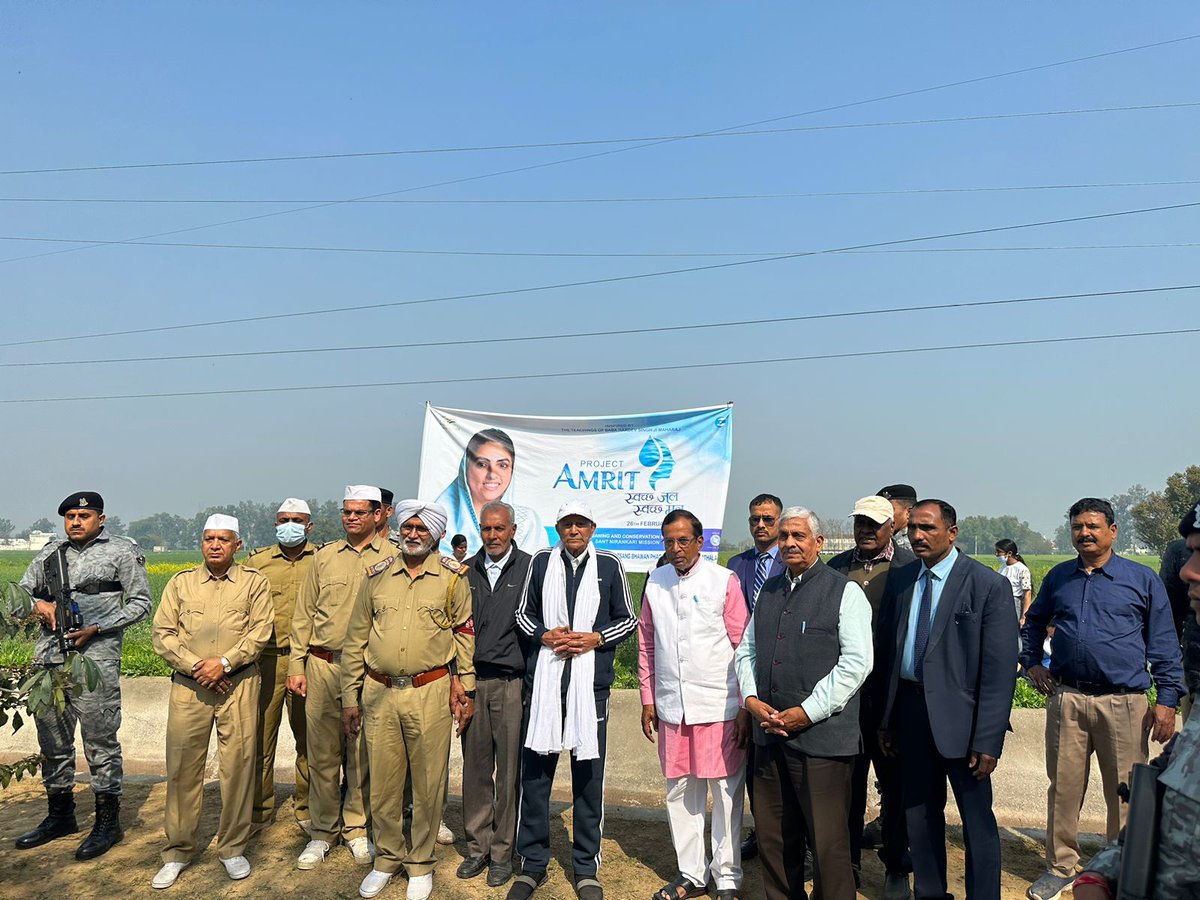 SomParkashBJP's tweet photo. Serving to Humanity, 
Contributing to Betterment of Society! 

On the occasion of birth anniversary of Sant Hardev Singh Ji, Nirankari Mandal Phagwara is running 'Project Amrit-
cleaning drive of water canals'
@PMOIndia
@BJP4Punjab https://t.co/LyINp3dj7E