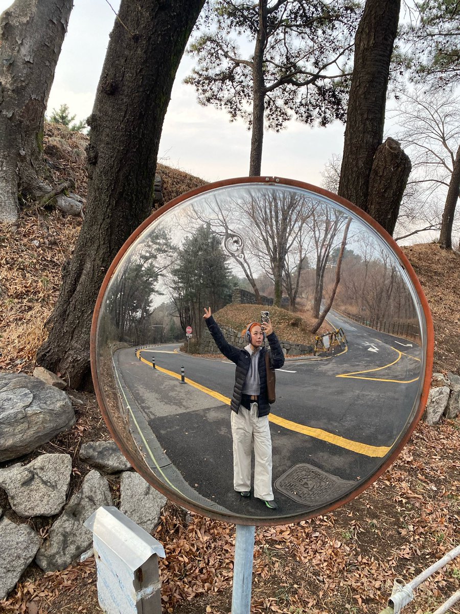 siufantome's tweet photo. Nothing beats romanticizing my life, a solo trip in Seoul 🥹🫶 https://t.co/jHt7CGLjwf