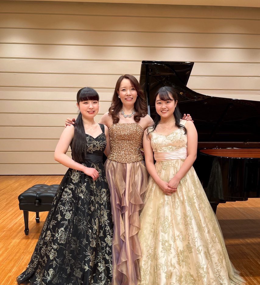 2/25 狛江エコルマホール リニューアルオープン企画 《ピアノまつり！》
荒井玲奈さんとラフマニノフ 組曲第2番よりロマンスとタランテラを演奏しました。
素晴らしい先生方と共に舞台に立てたこと、また沢山の方々に演奏を聴いて頂くことができとても嬉しかったです✨