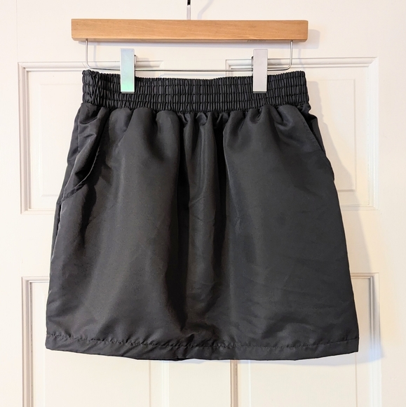 VBanksDesigns's tweet image. So good I had to share! Check out all the items I'm loving on @Poshmarkapp #poshmark #fashion #style #shopmycloset #americanapparel #tignanello #trinaturk: posh.mk/sISyUYWWIxb