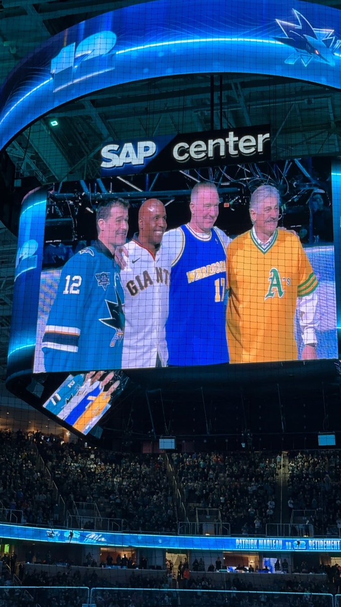 AlarconBrooke's tweet photo. Some Bay Area Legends at the Tank for #12 retirement. #sjsharks #patrickmarleau #SFGiants #GoldenStateWarriors #oaklandathletics https://t.co/tX0mOlR8Na