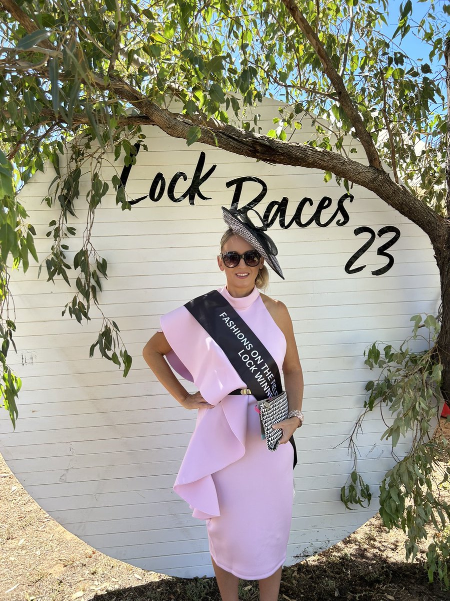 CountryRacingSA's tweet photo. The winner of Best Dressed Lady here at Lock Fashion at the Race! 👗💅

#CountryRacingSA #Fashion #FATR #Lock #EyrePeninsula https://t.co/zcnhSITrS9