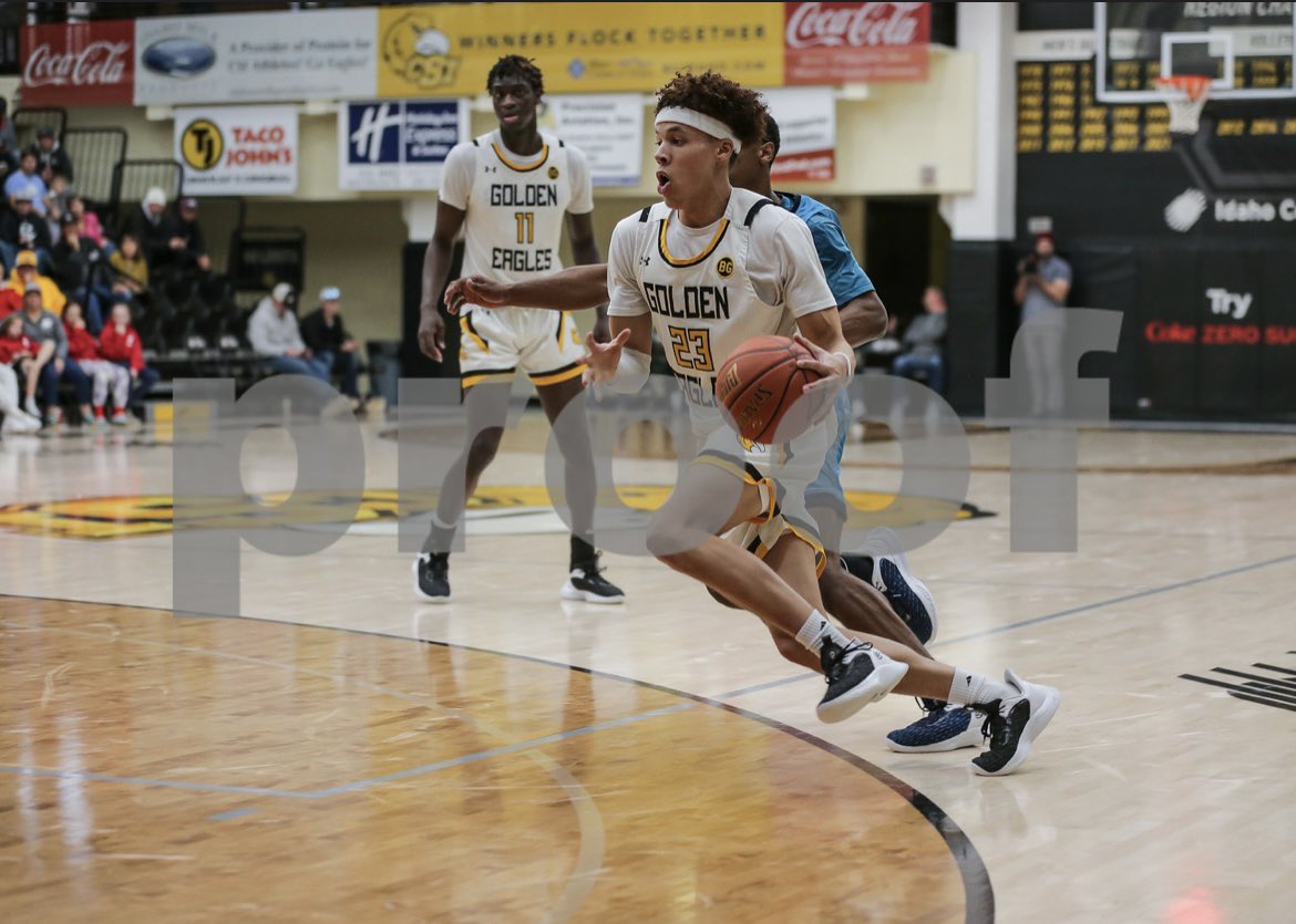 🚨2022-2023 regular season stats🚨
29-0
Team leading scorer🪣
PPG:16.2
FG:51%
3PT: 37%
AST:1.9
REB:5.6
STL:1.3