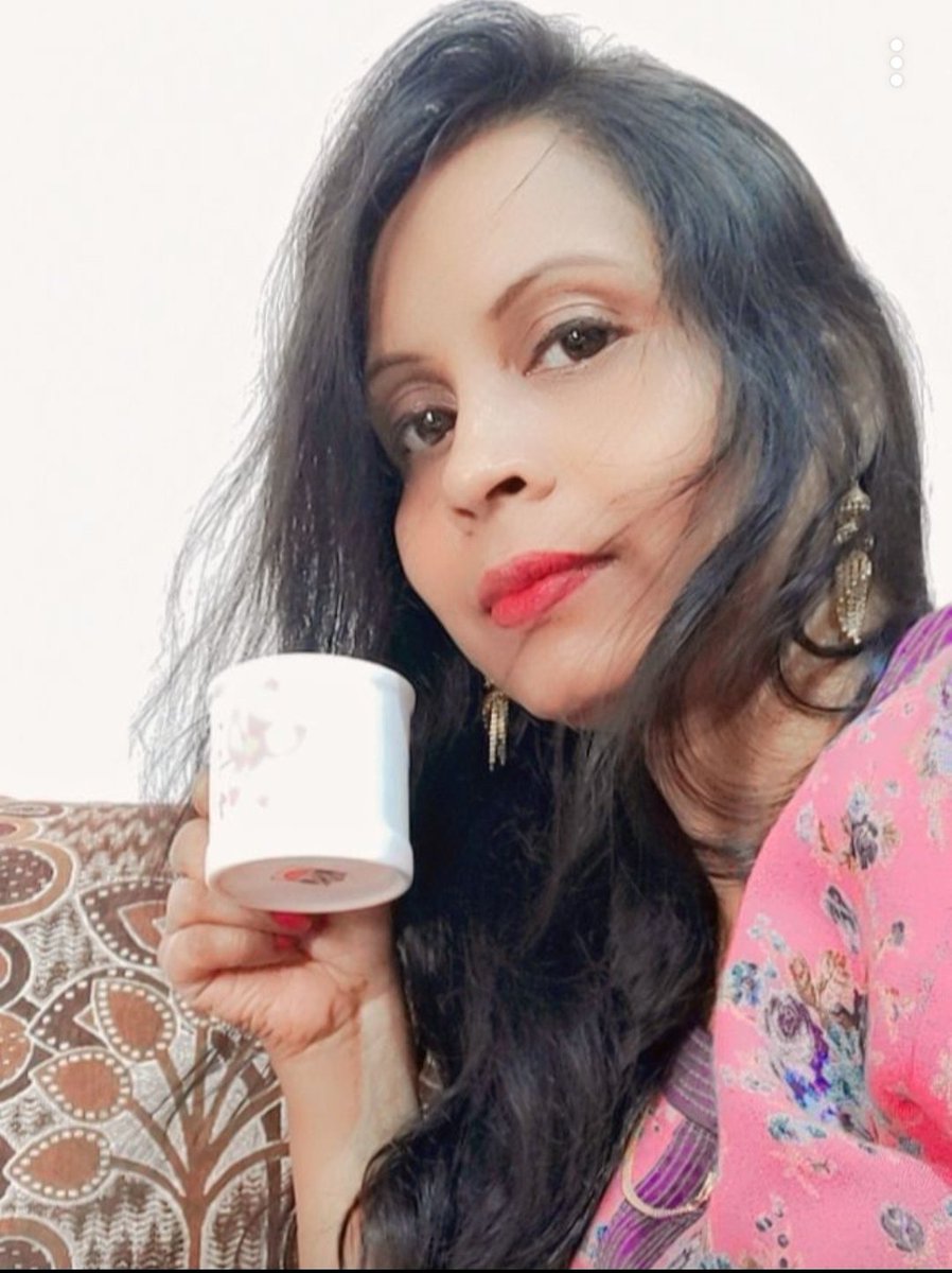 सर चढ़ी मनुवादी सोच को तेरी पल भर में उतार दूंगी...🙈
अदरक सा कुटूंगी ओर चाय में उबाल दूंगी..😝