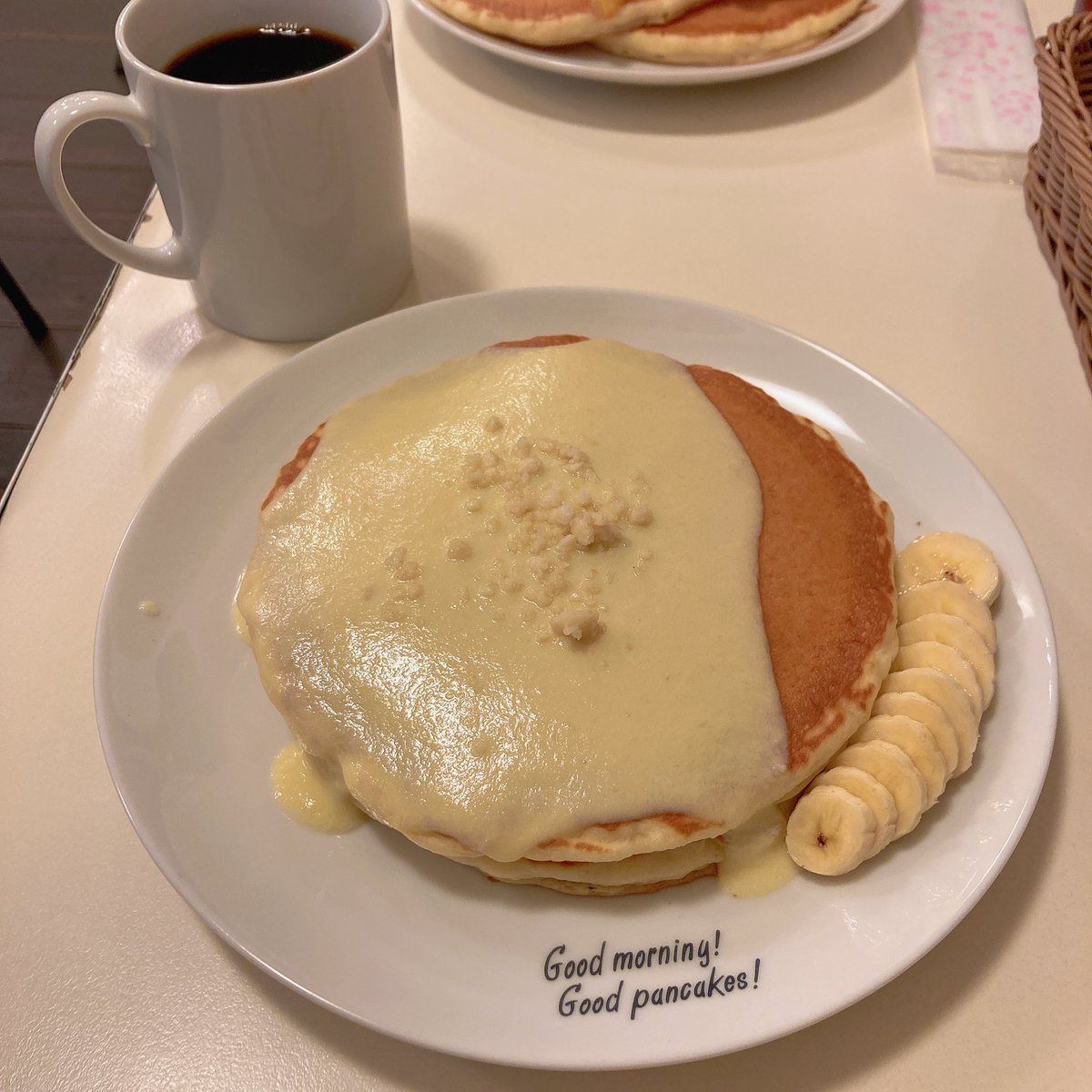 neneko_FF14's tweet photo. 沖縄飯クソ旨い
#JETTABURGERMARKET #HawaiianPancakesHousePaanilani
#Oshouse https://t.co/2nWuSUL3zx