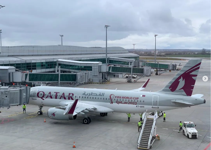 SOSOVICKA2's tweet photo. Takový obyč obídek na @PragueAirport @qatarairways @emirates #Aviation #aviationphotography #aviationlovers #PHOTO #spottering #Planespotting #Planespotting https://t.co/SwHwLVMjfK