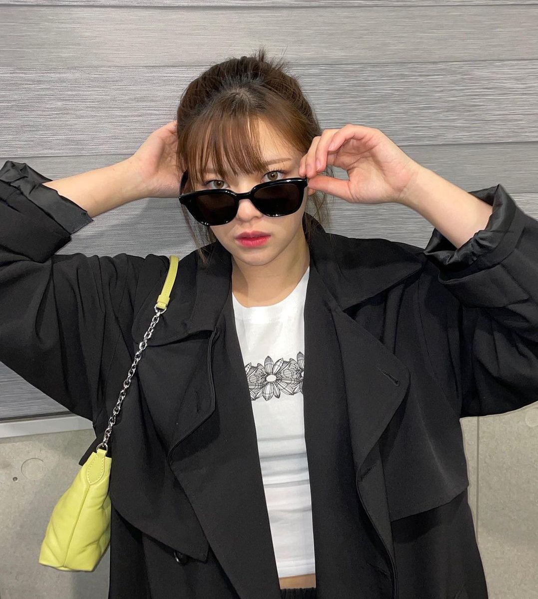 230226 jy_piece update [6P]: instagram.com/p/CpHPMSEvd3K

#광고

👜🕶️
@/maisonmargiela

#TWICE #트와이스 #JEONGYEON #정연