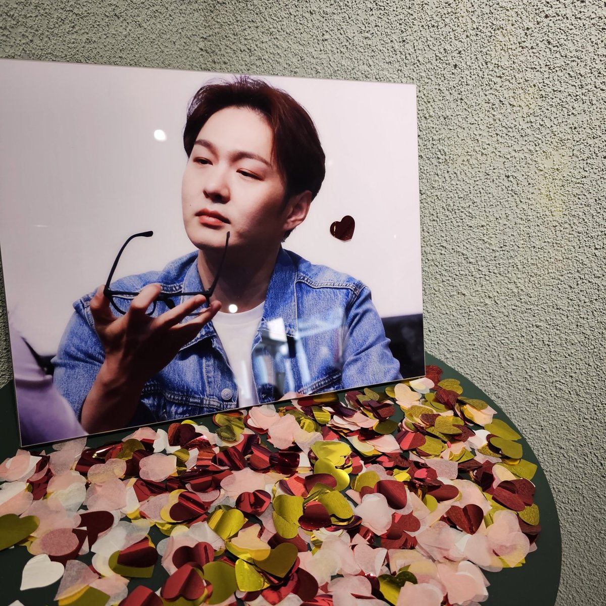 honeymell_Ill's tweet photo. #HAPPY_CS_DAY
#모여봐요_창섭생파
#이창섭_끝내_널_찾게_만들어
이창섭 왕자님이 태어난 날,
잘생기고 귀여운 창섭이로 뒤덮인 공간에서
창섭이를 사랑하는 사람들로 가득차
더더욱 창섭이를 사랑하게 된 하루. https://t.co/3SmjqMSY5r