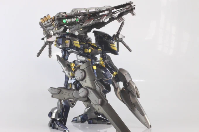 オリジナルAC、「テルス最終戦使用」完成!カノープスにアンタレス、コジマキャノンにアサルトアンプと詰め込みに詰め込んだ殺意マシマシコジママシマシアセンブルです。尚、重量過多と出力不足は気にしないものとする。その他の写真はリプライに!#アーマードコア#ACコン2023完成 