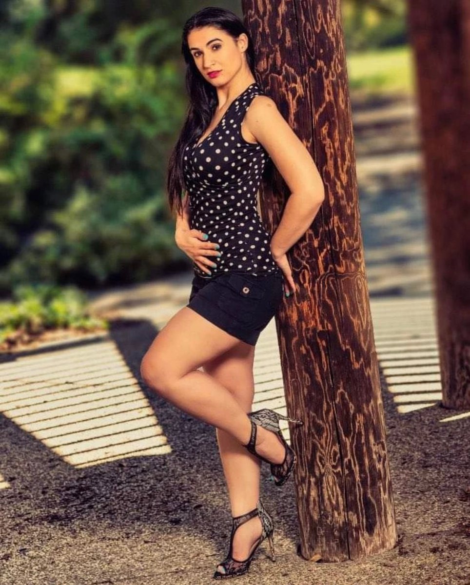 Kansasmodelgirl's tweet photo. Hello Twitter! Happy to be here! #twittermodels #Californiagirls #model #fashionmodel #fulllips #highheels #editorial #runwaymodel #photoshoot #fashionblog #covergirl #shortshorts #portraitmodel #modelLeila #Persianmodel https://t.co/vohiLTNml0