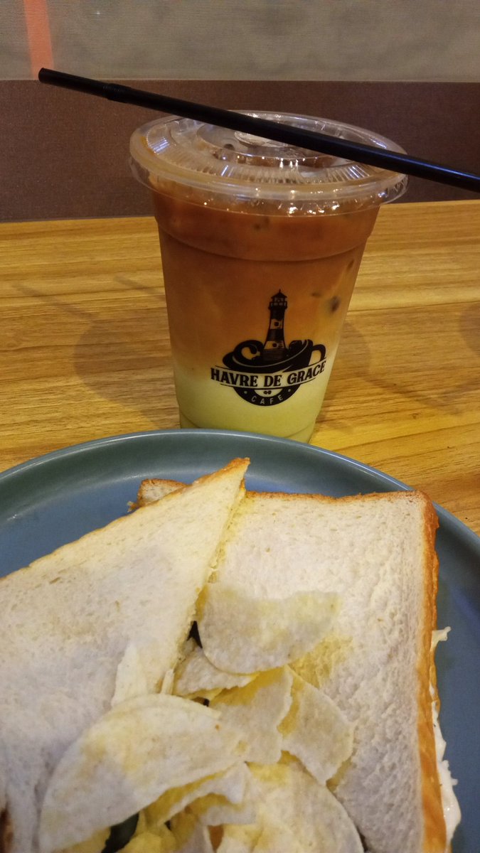yannosus's tweet photo. Congratulations ulit sa opening kahapon, late na nakapagtweet hahaha. Super babait naman ng nagaccommodate sa'min kahapon, thank you Nase fam! ( ◜‿◝ )♡ Balik kami ulit 🤍
#SB19_PABLO @imszmc
#HDGCafe @HDGCafe https://t.co/HyOmDGdSxP