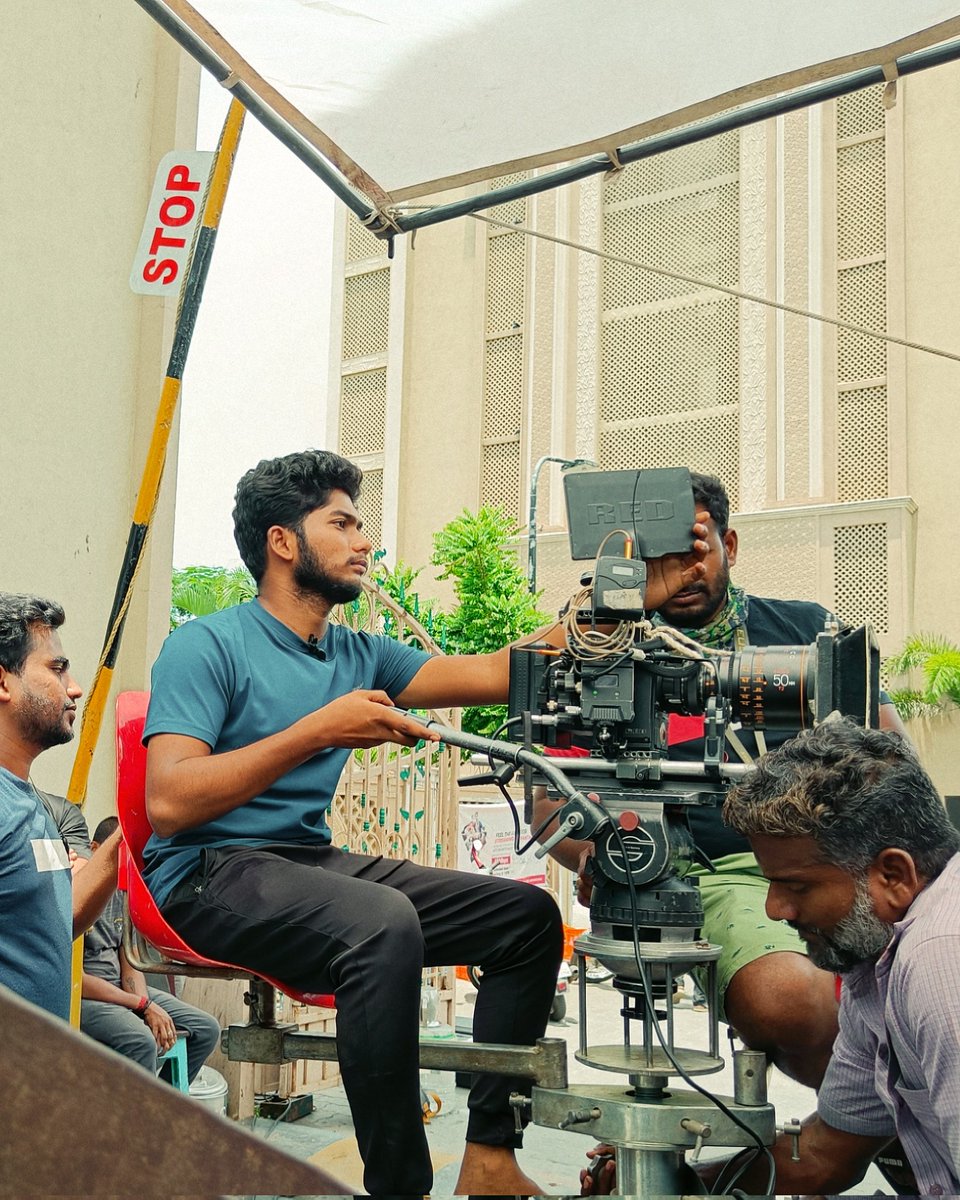 hariharan__offl's tweet photo. !!
#shootspot #cinematography #hariharan_marappan #HariharanMarappan #HariharanMarappan_visuals #dop #featurefilm #arrialexa #sxt #anamorphic #redmonstro #atlasorionanamorphic #filmmaker #hellokekudha #teejay #evpfilmcity https://t.co/hPAv79JuU3