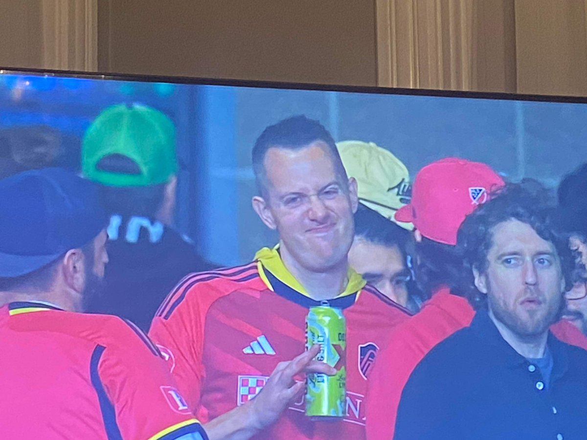 DanielHK tweet media