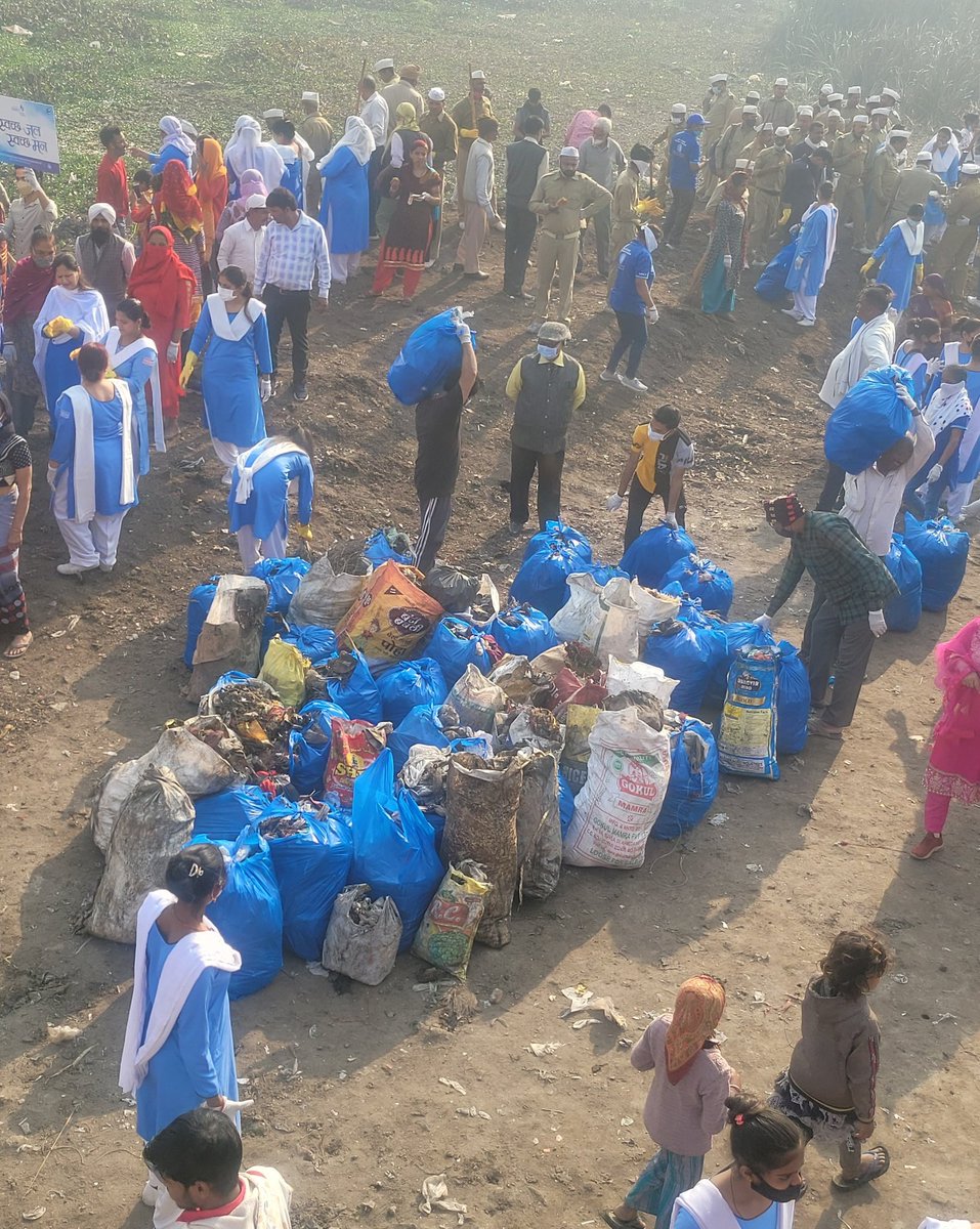 vickyMa73805487's tweet image. #Swachhjalswachhmann #AzadiKaAmritMahotsav 
#ProjectAmrit
#Swachhjalswachhmann 
#ServiceWithHumility
#Delhirajghat 
#santnirankariofficial
#Santnirankaricharitable