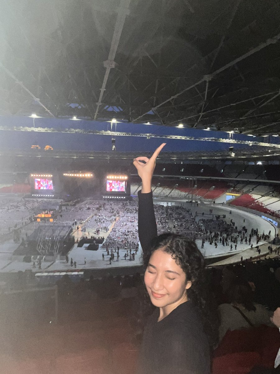 alshamdn's tweet photo. last night Raisa’s Concert at SUGBK photo dump 🥰 https://t.co/tZFAhkfdsw