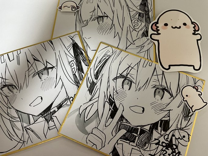 色紙描いてるよ 