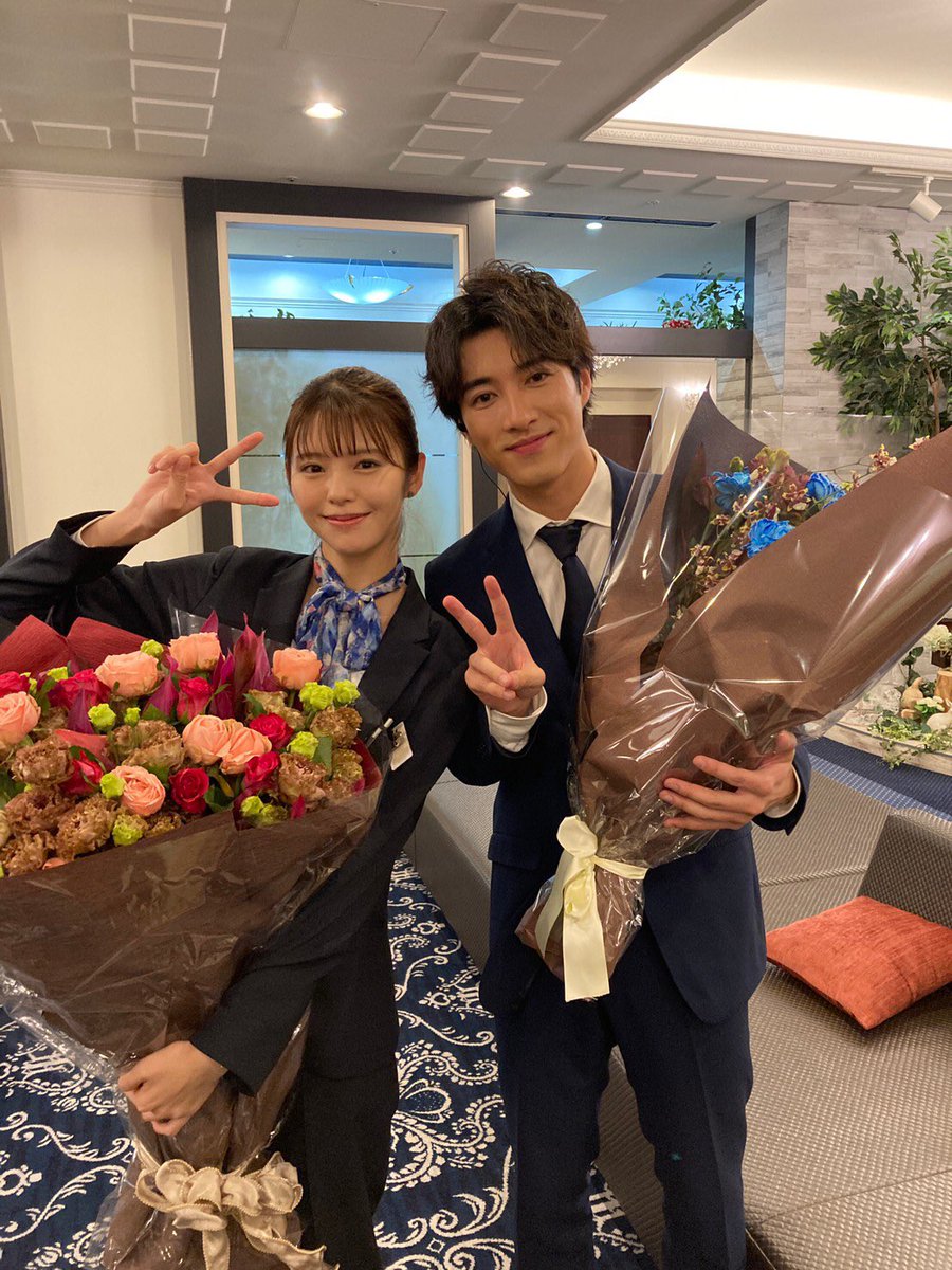 tx_sorekon's tweet photo. #それ婚 🐭💍
ご視聴ありがとうございました💞

ねずみ一家の長女
引っ込み思案な新人プランナー
チュー子／篠原天音 役
#鈴木ゆうか さん✨

ウェデングヒルズ大黒の
真面目な若手プランナー
#福山翔大 さん✨

新郎新婦に全力で寄り添う姿
まさに本物のプランナーでした！
2人の最後も素敵でした🥰 https://t.co/PJ4n71zADI