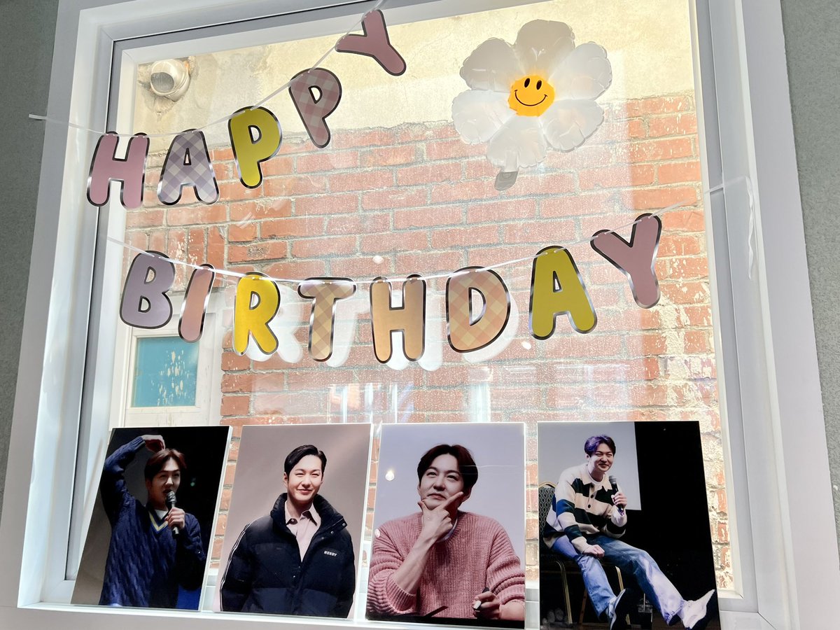 HANAE_lcs's tweet photo. #HAPPY_CS_DAY
#모여봐요_창섭생파
#이창섭_끝내_널_찾게_만들어
짱섭이 인기 짱 많다 … 사람 짱 많다 .. 💗
혼자가서 갓다가 후딱 나왓찌만
그래도 섭이로 가득가득한 곳에서 행복햇떠요 🫶🏻 https://t.co/j35f0h5iNS