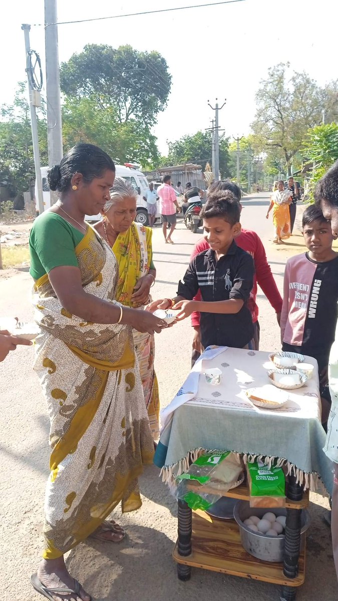 tontarani's tweet photo. தளபதி விஜய் அவர்களின் உத்தரவின்படி,

• #_கோவை #_மாவட்ட #_தொண்டரணி #_தலைமை #_தளபதி #_விஜய் #_மக்கள் இயக்கம் சார்பாக 26-02-23இன்று... 15 #_வது #_வாரம் 

• #_துடியலுார் நகர தலைமை தலைமை தொண்டரணி சார்பாக ஆகிய இடங்களில்

விலையில்லா #ரொட்டி_பால்_முட்டை வாழக்ப்படது https://t.co/kqHSyn9YJ6
