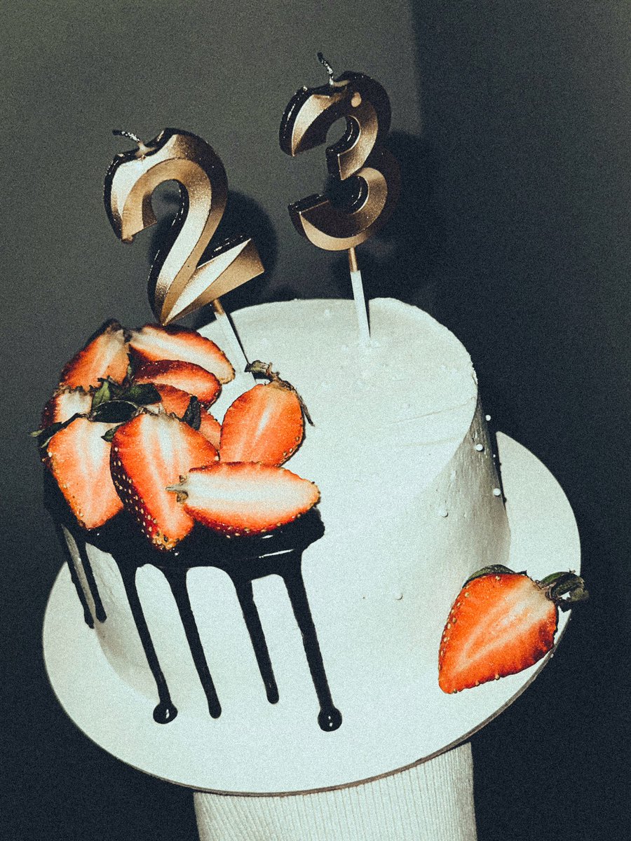 i__ivana_'s tweet photo. Scenes from Season 23 episode 1

Loads of wishes,calls,photos,video edits and I am truly grateful to all of you for making me feel special on my birthday.
Love from me to you💞 https://t.co/hgHYjRmFkB