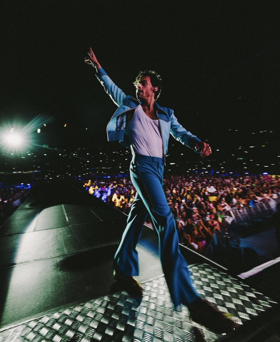 TheHarryNews's tweet photo. harrystyles: Love On Tour. Melbourne ll. February, 2023. https://t.co/rOYxzC992U