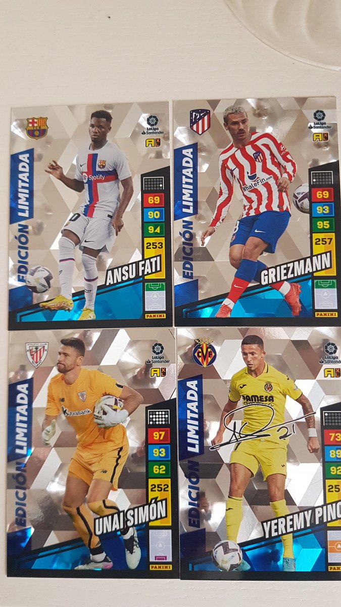 Cambio fichas adrenalyn sobre Premium. Necesito Unai Simon firma y Ansu Fati firma. Mis repetidas, las de la foto. Se agradece rt