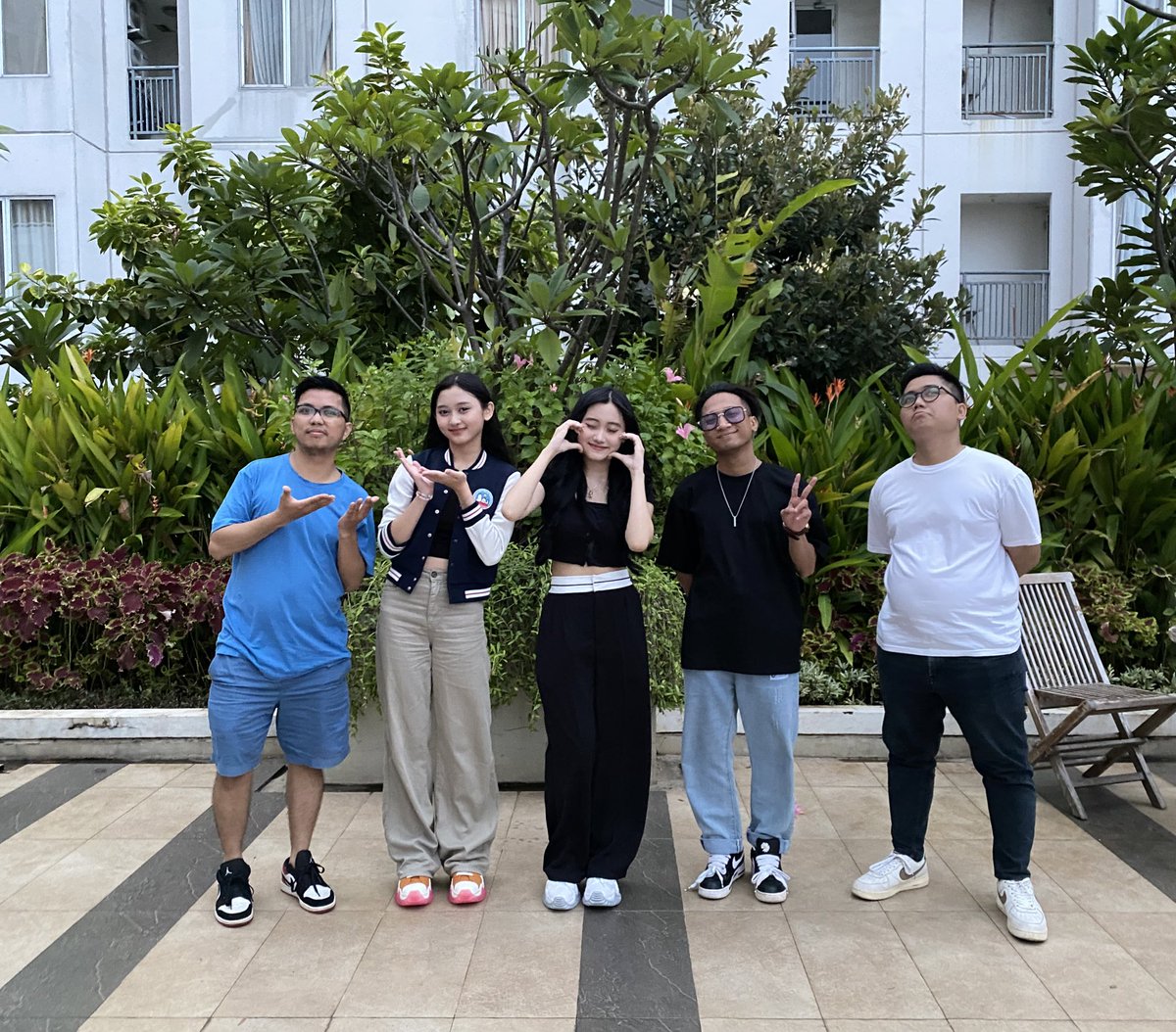 Thank you so much <a href="/A_abel17/">christabel</a> &amp; @Caithlylynn_gs 

nantikan episode spesial Mindam Random bareng mereka!