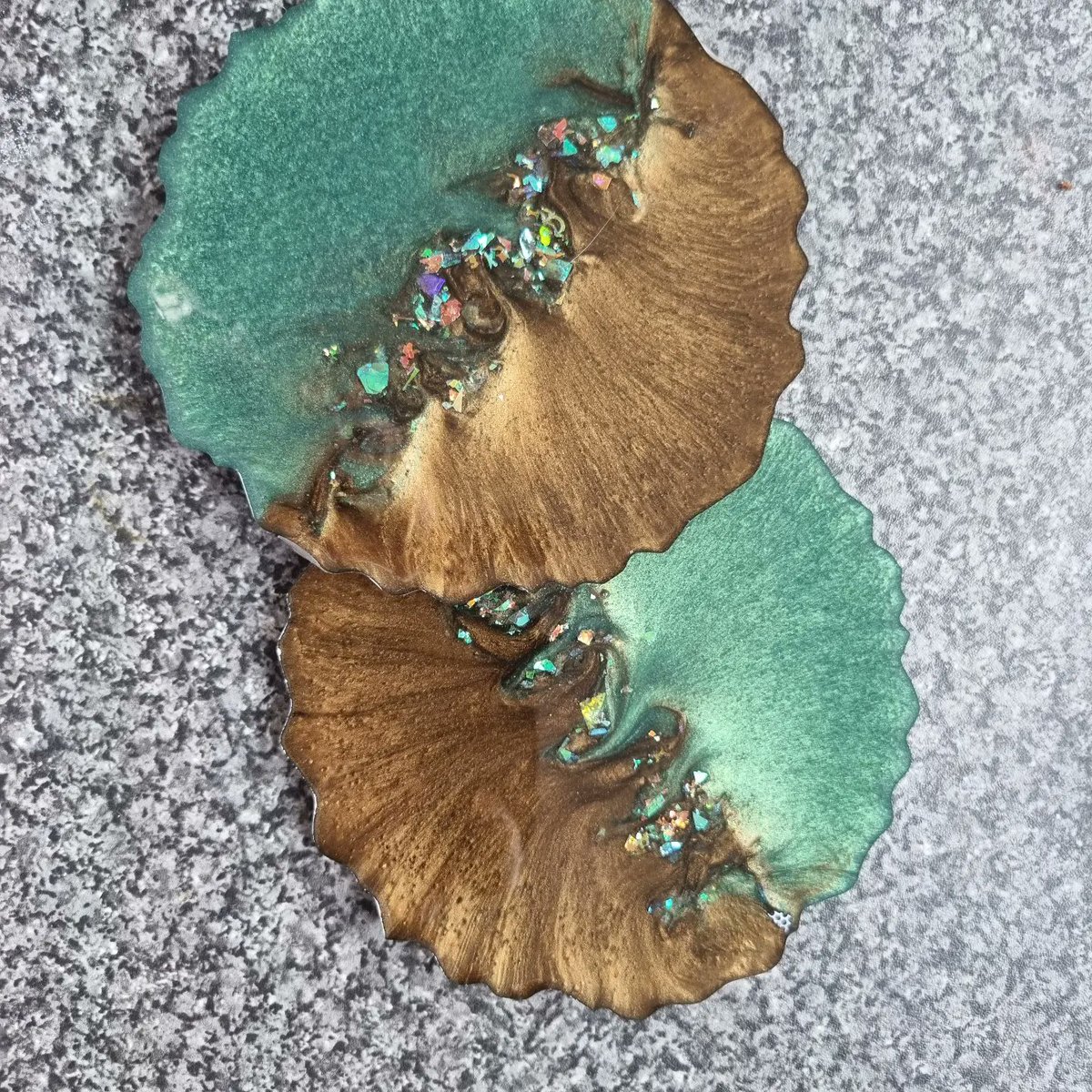 jo_resin's tweet photo. Latest makes 

#handmadeuk #ukhandmade #CraftBizParty #ukmakers #MHHBD #etsystore #genuinehandmade #bespoke #coasters #turkishevileye #plantplate #trinketdish https://t.co/LMtCYUZjh0