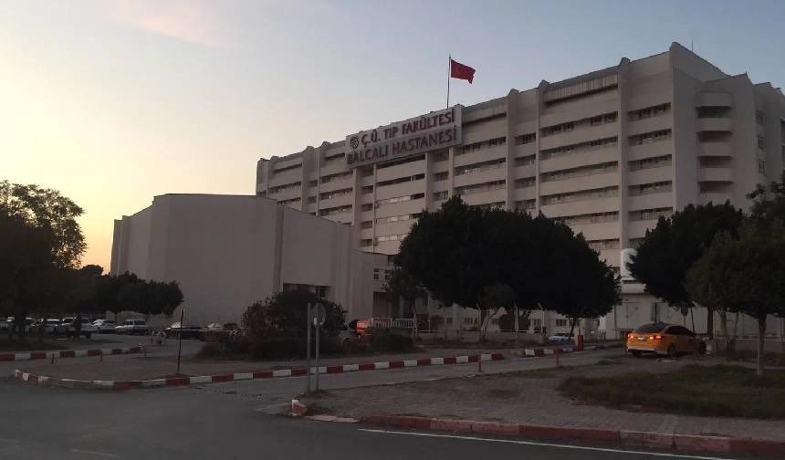 arslaaneylul's tweet photo. Balcalı yarım asırdır yetiştirdiği öğrencilerle şifa dağıttığı koca bir bölgeyle bir hastaneden çok daha fazlası.Hocalarımızla tek çatı altında dağılmadan bir arada kalmak ve eğitimimize devam etmek istiyoruz.Yolu balcalıdan geçmiş herkesin desteğini bekleriz. #ÇÜTFdağılmasın https://t.co/bgt1ZkgUTR