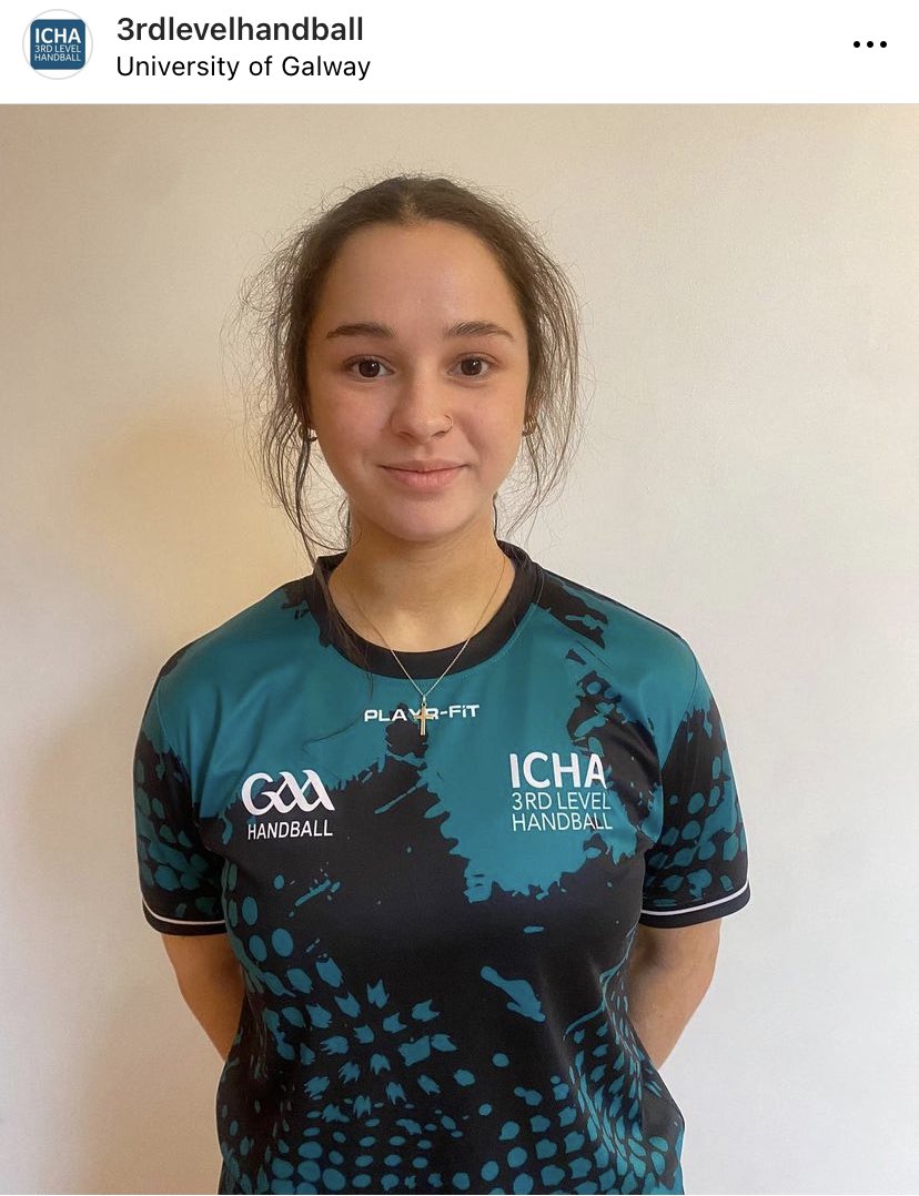 nuig_handball's tweet photo. 🇺🇸 Aoife has booked herself in the 9th place playoff in Arizona! 🇮🇪

Aoife plays UL’s Cliondha O Connell in the final! 🔵👋🏻

This is a great achievement for Aoife at her first USHA Collegiates tournament finishing in the TOP 10! 👏🏻👏🏻👏🏻

Best of Luck Aoife! 🤞🏼🍀

@unigalwaysport https://t.co/a8yfd5rYzc
