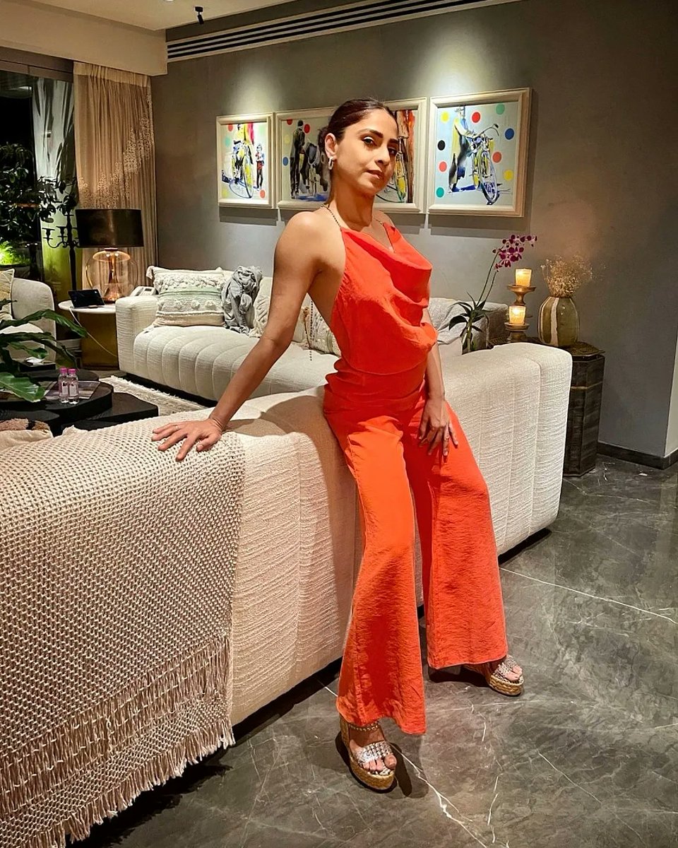 SamitaBangargi's tweet image. Kesariya 🧡
#orangeisthenewblack
#sosam