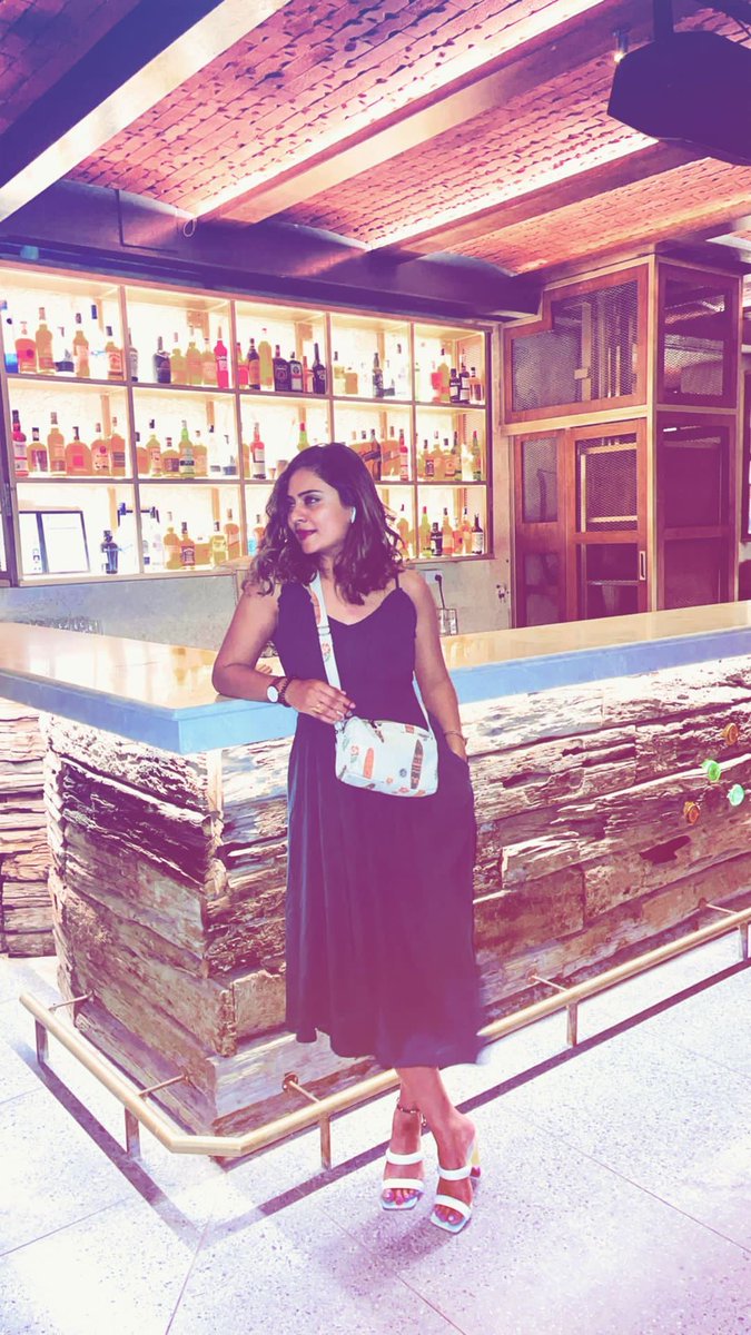 chidu_chandu's tweet photo. Hottie

DEEPIKA DAS AS PAYAL https://t.co/hCGlRM4dXw