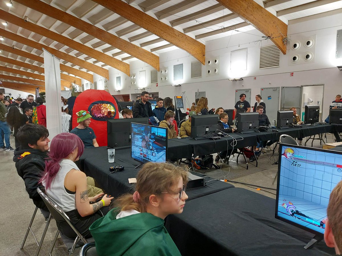 RVSGamingFR's tweet photo. Et c'est parti pour une deuxième journée à #Spinatorii 🔥 https://t.co/HYRfQfeYgn