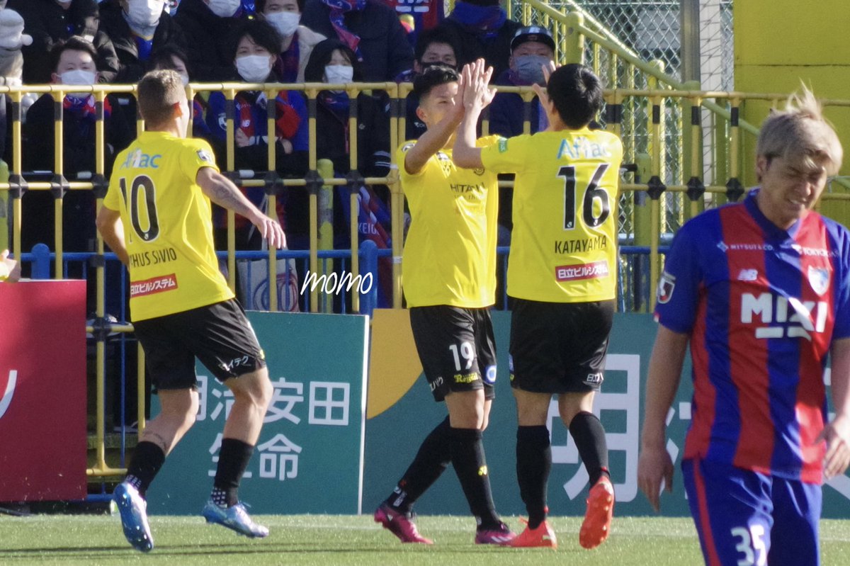 momoyama_7's tweet image. 真大くん2試合連続ゴール
！！👏👏
DAZNの動画見ると胸のエンブレム叩いてたんだね(1枚目📸)工藤ちゃん思い出すなぁ😭
#細谷真大 #reysol #Gole