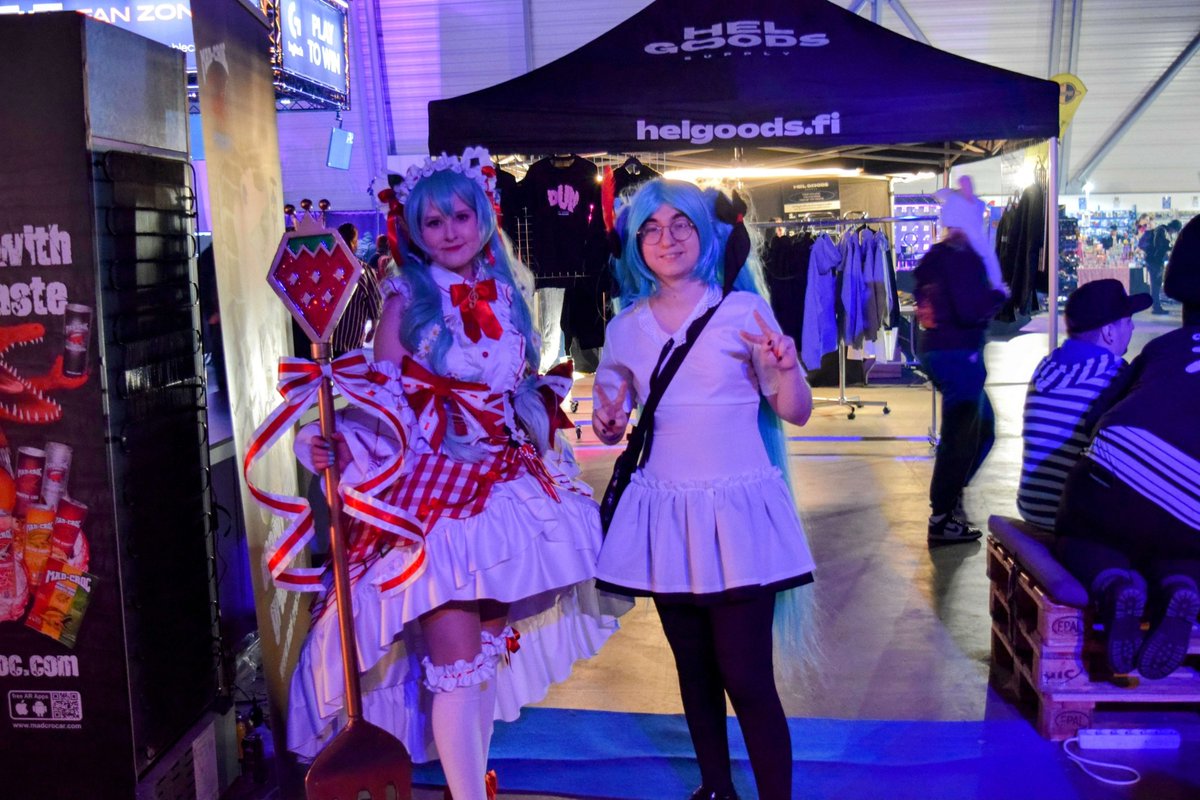 darealmiku's tweet photo. Pictures I took at the Assembly, I struggled abit to ask for pictures, I love Hatsune Miku. I'll go today again.
#assemblywinter2023 https://t.co/sgFtPuYdpH