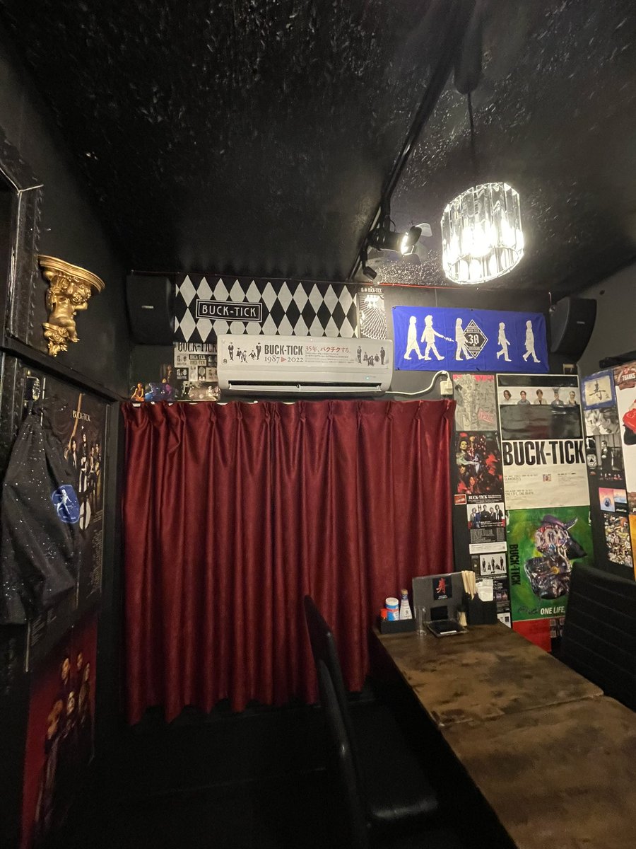 Marikichib_t's tweet photo. SAKABA寿 2階！凄い！お🐟さん達には堪らない空間✨️ここでお酒ので焼き鳥たべて、とか最高だと思います🙌🏻💞 https://t.co/f3jsrfkkTB
