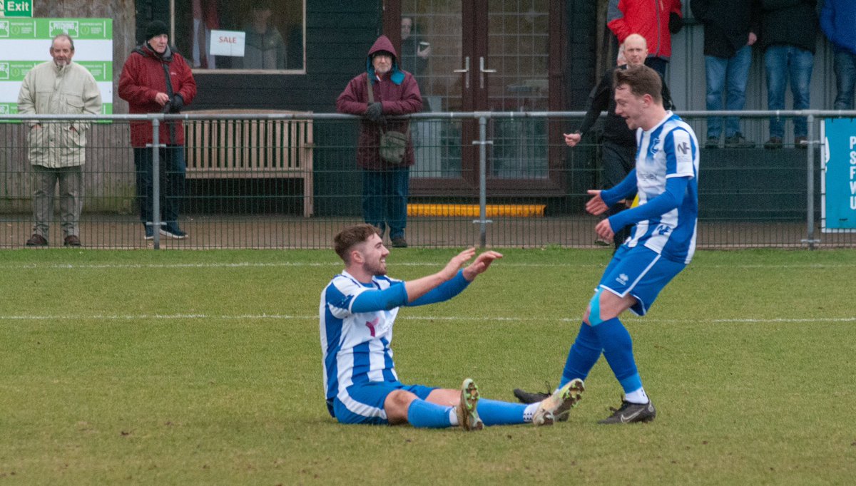 GeoPur1881's tweet photo. ๐ธFirst Half shots from Felixstowe & Walton v Wroxham.#isthmianleague #wroxhamfc #NonLeague https://t.co/T2tqOlAULn