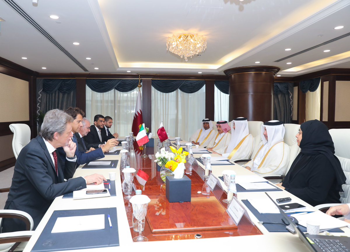 sjcgovqa's tweet photo. استقبل سعادة الدكتور حسن بن لحدان المهندي رئيس المجلس الأعلى للقضاء اليوم سعادة القاضي بيترو كورزيو رئيس المحكمة العليا لجمهورية إيطاليا الصديقة والوفد المرافق له، في زيارة رسمية لتعزيز التعاون القضائي المتبادل.

#المجلس_الأعلى_للقضاء https://t.co/r579QaU8pV