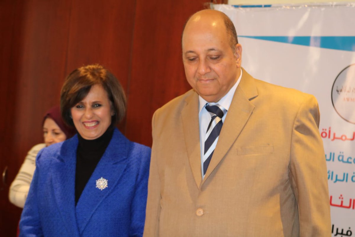 FGhashyr's tweet photo. مع السيد المستشار رئيس شبكة اعلام المراه العربيه  يوم توقيع موسوعة الرائدات ..بالوطن العربي.. https://t.co/BXqJ39OwfV