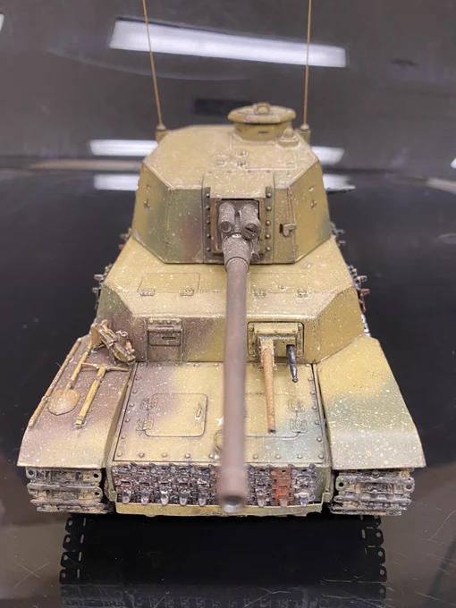 グムカの五式中戦車チリ完成しました。プラ、メタル、レジンのハイブリッドキットでしたが非常に組みやすいキットでした。土工具はメタル製の物が付いてきてましたが、曲がっていたのでジャンクパーツを流用しました。 