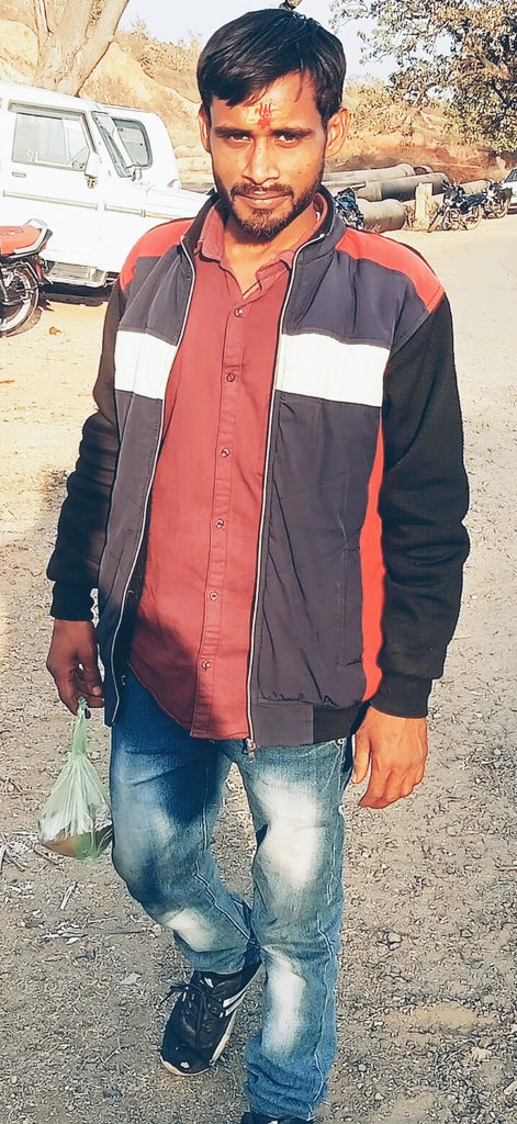 SunilShah4444's tweet image. सिंगरौली - बरगवा ( गोरबी कसर गेट खोड़वा मेला के नाम से एक कई फिट पहाड़ी के ऊपर स्थिर मंदिर है वहा जाने पर बहुत अनोखा पहल मिला 

कोई  खास  खूबी  तो  नहीं  मूझ  में  बस  तेरी  भक्ति  का  रंग  है
और  कुछ  पाने  की  तमन्ना  नहीं  जब  तू  संग  है.

#sunilshah