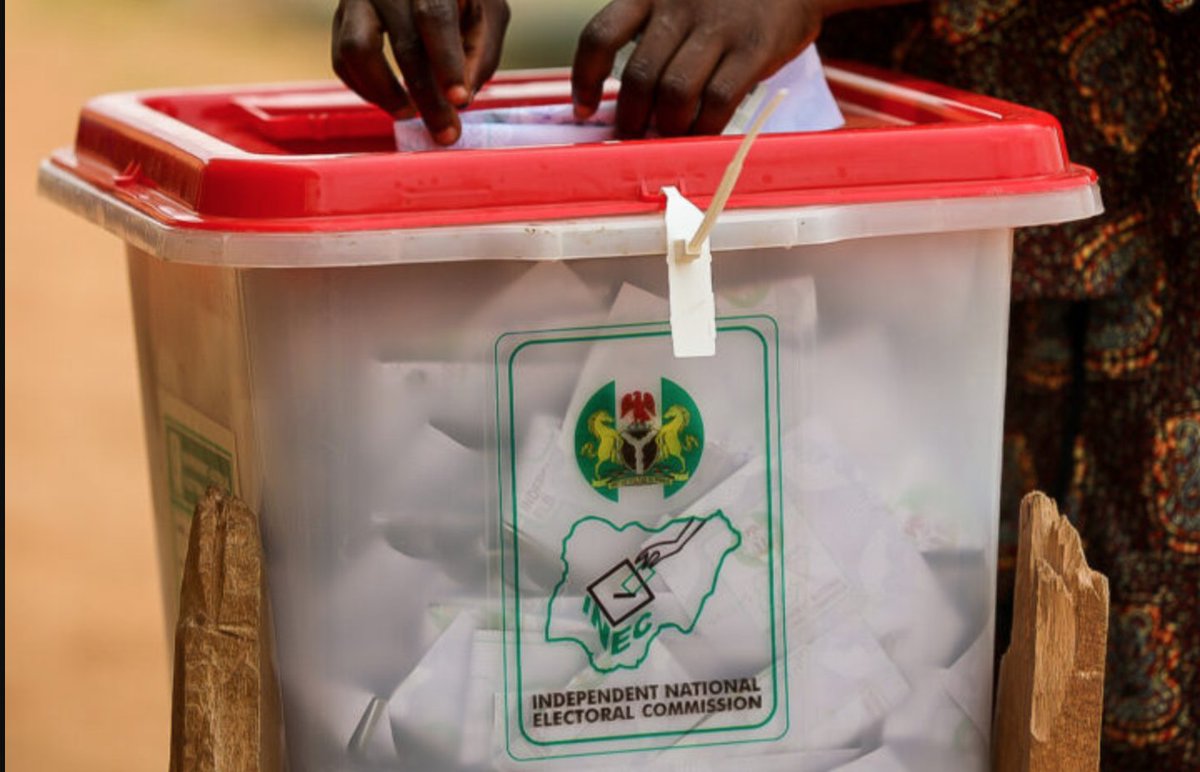 vanguardngrnews's tweet photo. Presidential result

Oriade local government
Registered voters.        69,606
Accreditation.                28,897

APC.                           11,745
LP.                                   677
NNPP.                              010
PDP.                            14,982 https://t.co/M6KFm5FP4k