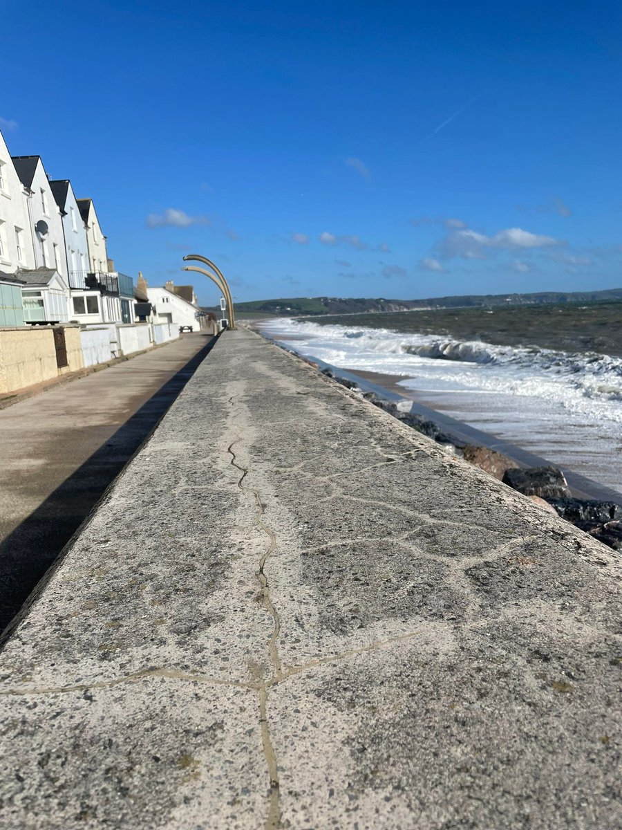 StartBayInn's tweet photo. Bit of a mixed bag out there today, #chilly #wind 🥶 and then in parts lovely and #warm 😊 whilst out #walking🚶🏻♀️
Really hoping this #Easterly brings back some #beach 🌊
#Sunny #MixedWeather #Walk #EasterlyWind #BeachBack #SlaptonSands #StartBay #Torcross https://t.co/q9ZTmhQw1D