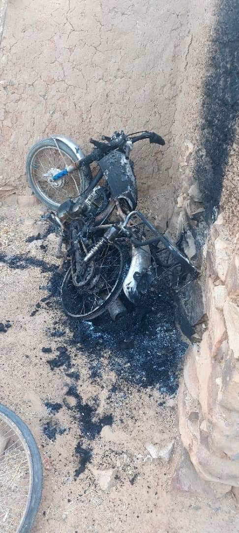 BocaryGUINDO's tweet photo. 🔴#Tabagolo (à environ 9km de #Bandiagara dans la commune de #Doucombo) a été attaqué hier 25-02-2023 vers 19h-20h. Bilan provisoire : 2 personnes tuées dont l'#imam et des dégâts matériels.
#Mali https://t.co/k5V700atDS